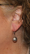 Load image into Gallery viewer, Tahitian Pearl Dangles