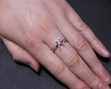 Load image into Gallery viewer, Geometric Semi Mount Engagement Ring