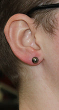 Load image into Gallery viewer, Dark Gray Tahitian Pearl Studs