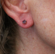 Load image into Gallery viewer, Idaho Red Garnet Studs