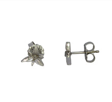 Load image into Gallery viewer, Tiny Trillium Earrings
