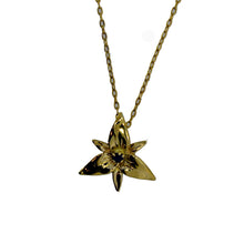 Load image into Gallery viewer, Trillium Pendant in Yellow Gold