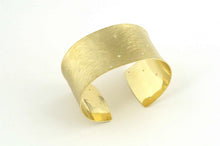 Load image into Gallery viewer, Toby Pomeroy Gold Diamond Cuff
