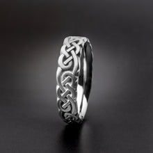 Load image into Gallery viewer, Studio 311 Wide Borderless Infinity Knot Wedding Band