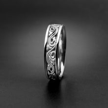 Load image into Gallery viewer, Studio 311 Narrow Wind & Wave Wedding Band