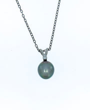 Load image into Gallery viewer, Black Pearl Pendant