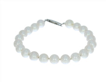 Load image into Gallery viewer, Pearl Bracelet
