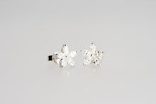 Load image into Gallery viewer, Marquise Flower Earrings
