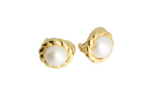 Load image into Gallery viewer, Pierceless Pearl Earrings