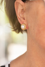 Load image into Gallery viewer, Pierceless Pearl Earrings