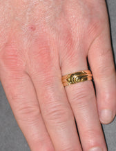 Load image into Gallery viewer, Serenade Style Custom Wedding Band