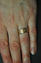 Load image into Gallery viewer, Ladies Cherry Blossom Wedding Band