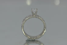 Load image into Gallery viewer, Hand Carved Paisley Wedding Band