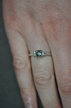 Load image into Gallery viewer, Classic Styled Madagascar Sapphire Ring