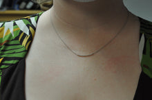 Load image into Gallery viewer, Curved Bar Necklace