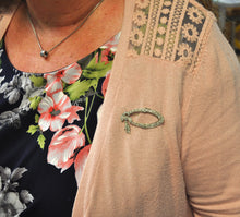 Load image into Gallery viewer, Oval Diamond Brooch