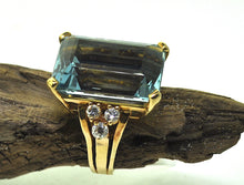 Load image into Gallery viewer, 25.14 Carat Emerald Cut Aquamarine Ring