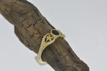 Load image into Gallery viewer, Emerald Wood Violet Ring