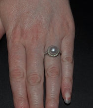 Load image into Gallery viewer, Pearl Ring With Faux Accents