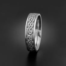 Load image into Gallery viewer, Studio 311 Narrow Celtic Hearts Wedding Band