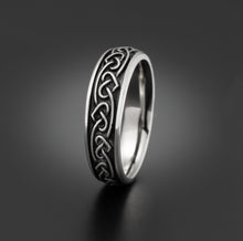 Load image into Gallery viewer, Studio 311 Narrow Heart Strings Wedding Band