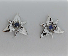 Load image into Gallery viewer, Olufson Made Trillium Earrings in White Gold