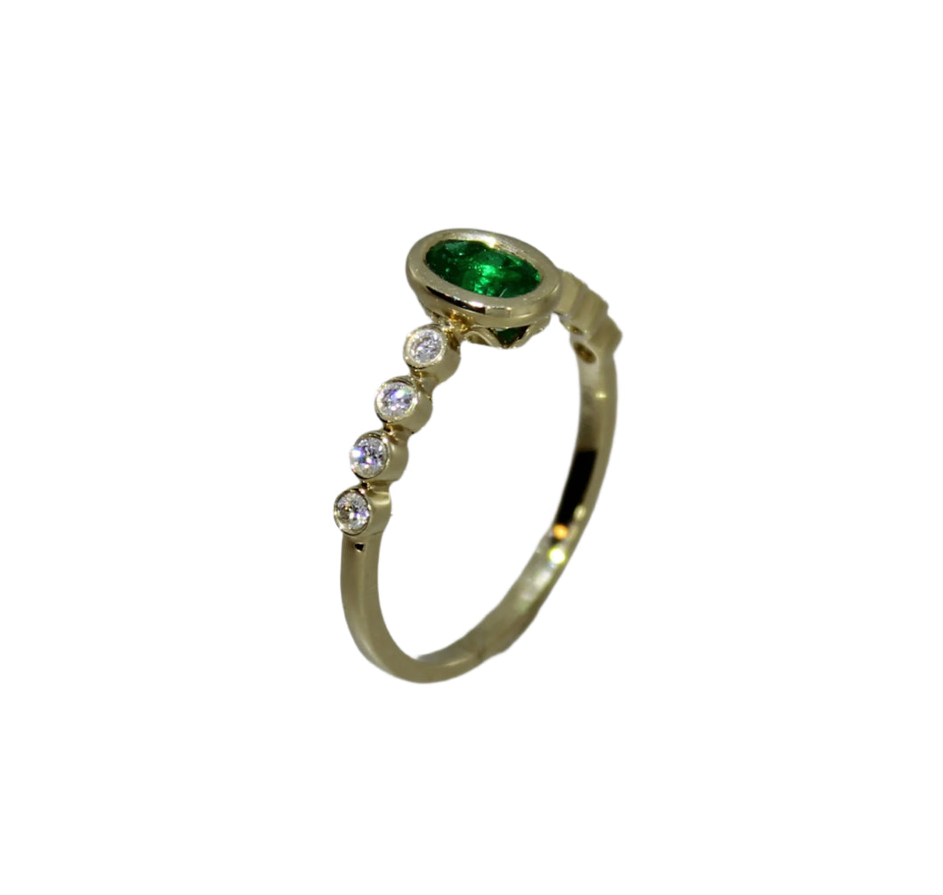 Emerald Ring in Yellow Gold