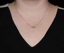 Load image into Gallery viewer, Paperclip Necklace in Yellow Gold
