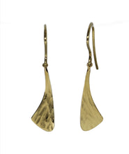 Load image into Gallery viewer, Samara Design Earrings by Toby Pomeroy
