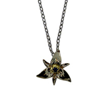 Load image into Gallery viewer, Trillium Pendant in White Gold
