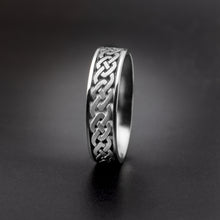 Load image into Gallery viewer, Studio 311 Narrow Celtic Link Wedding Band
