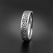 Load image into Gallery viewer, Studio 311 Narrow Celtic Hearts Wedding Band
