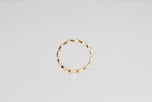 Load image into Gallery viewer, Lyria Leaves Band Rose Gold
