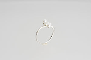 Six Pearl Diamond Ring