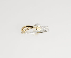 Lyria Leaves and Diamonds Band in Two Tone Gold
