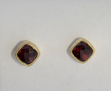 Load image into Gallery viewer, Vintage-like Red Garnet Earrings
