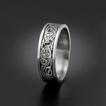 Load image into Gallery viewer, Studio 311 Celtic Hunt Wedding Band
