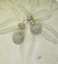 Load image into Gallery viewer, Sophisticated wire sphere earrings
