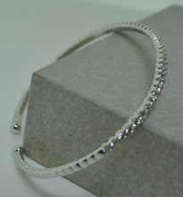 Load image into Gallery viewer, Flexible diamond bracelet

