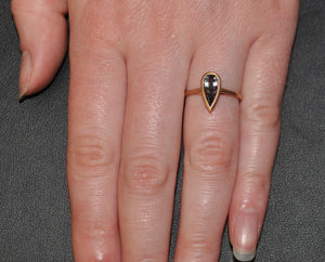 Rosey-purple spinel pear-shaped ring