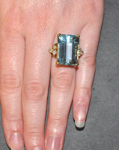 25.14 carat emerald cut aquamarine ring