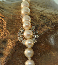 Load image into Gallery viewer, 32 inch pearl strand
