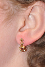 Load image into Gallery viewer, Decorative Garnet Earrings

