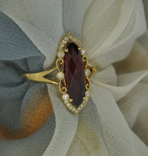 Load image into Gallery viewer, 2.58 carat Marquise-Shaped Garnet Ring
