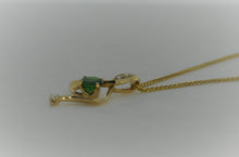 Load image into Gallery viewer, Clef Pendant with Tsavorite Garnet
