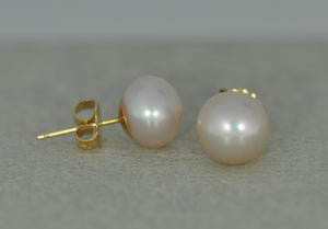 8 - 8.5 mm Button Pearl Studs