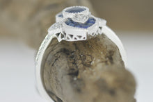 Load image into Gallery viewer, Vintage-like Sapphire Ring
