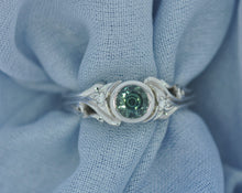 Load image into Gallery viewer, Trillium Sapphire Ring
