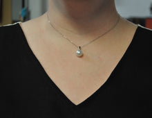 Load image into Gallery viewer, Circle Shaped Pearl Drop Pendant
