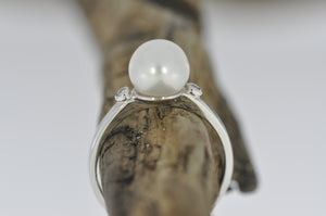 White Gold Pearl Ring